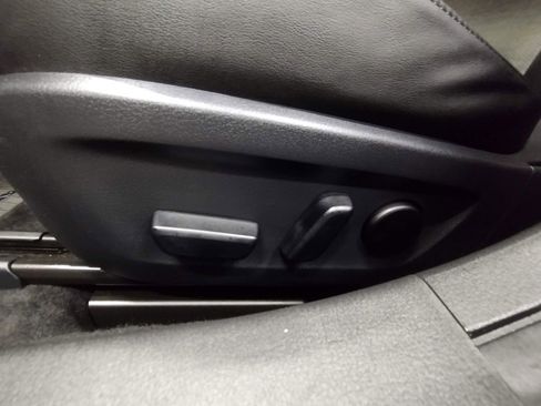 Used 2021 MAZDA MAZDA3 Hatchback w/Premium Plus Pkg image 23