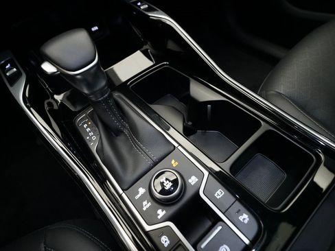 Certified 2023 Kia Sorento SX image 17