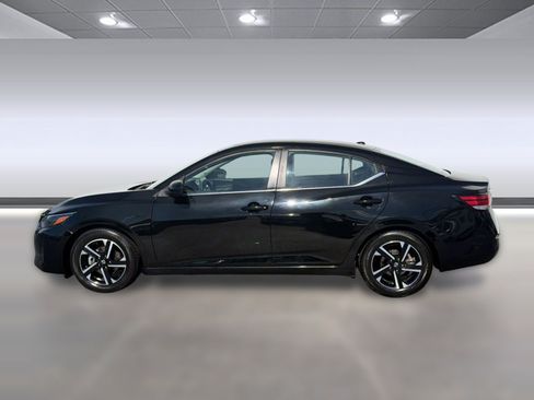 Used 2024 Nissan Sentra SV FWD image 2