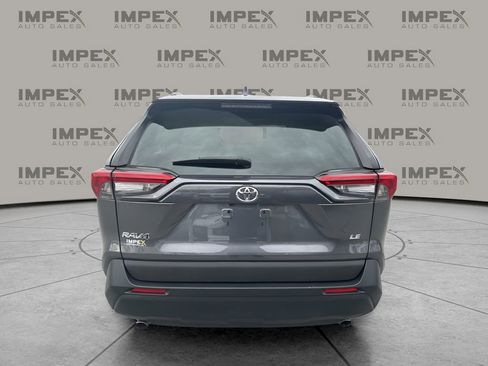 Used 2021 Toyota RAV4 LE image 4
