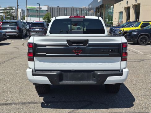 Used 2025 Nissan Frontier PRO-4X AWD/4WD image 7