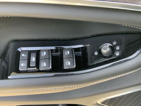 Used 2023 Jeep Grand Cherokee L Overland w/ Advanced Protech Group III AWD/4WD image 26