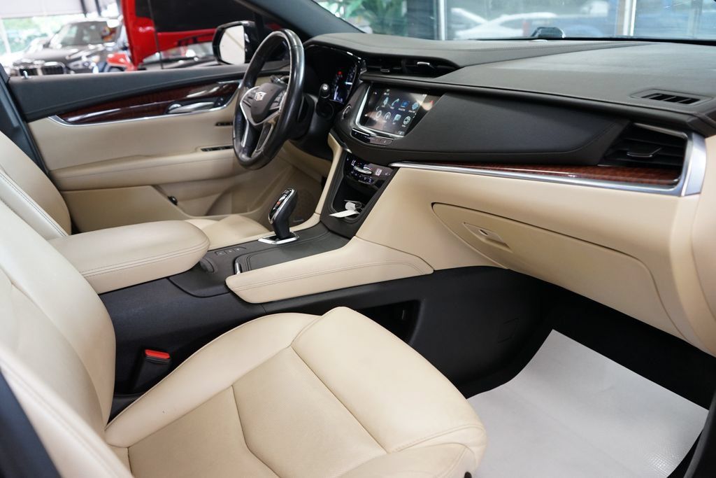 Used 2018 Cadillac XT5 Luxury AWD/4WD image 42