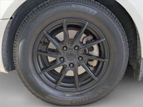 Used 2005 Ford Mustang Premium RWD image 9