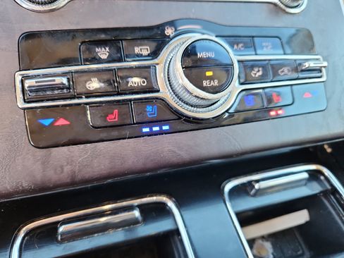 Used 2023 Lincoln Aviator Reserve w/ Equipment Group 201A image 16