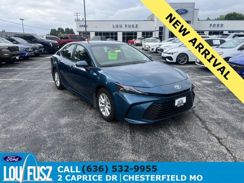 Used 2026 Toyota Camry LE w/ Convenience Package FWD image 1
