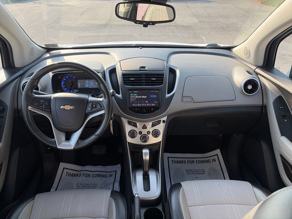 Used 2015 Chevrolet Trax LT w/ LT Plus Package AWD/4WD image 13