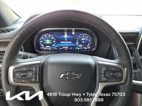 Used 2023 Chevrolet Suburban Z71 w/ Luxury Package AWD/4WD image 36
