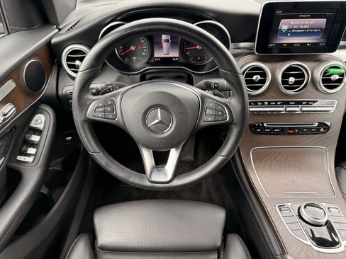 Used 2019 Mercedes-Benz GLC 300 4MATIC image 22