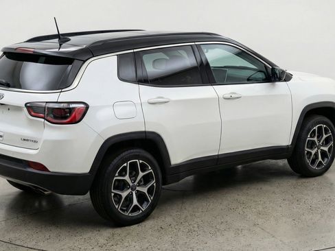 Used 2025 Jeep Compass Limited AWD/4WD image 9