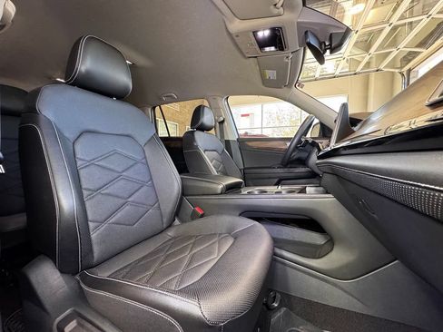 Used 2024 Volkswagen Atlas SE AWD/4WD image 48