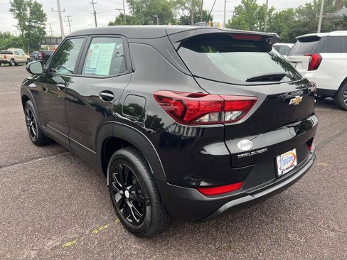 Used 2023 Chevrolet TrailBlazer LS FWD image 5