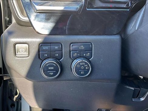 Used 2024 Chevrolet Silverado 1500 LT Trail Boss w/ Convenience Package II image 16