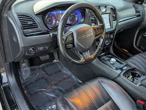 Used 2019 Chrysler 300 S image 10