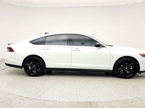 Used 2023 Honda Accord Sport image 4