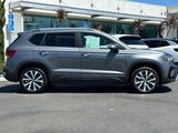 Certified 2022 Volkswagen Taos SE image 4