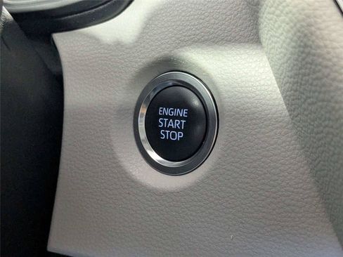 Used 2025 Toyota Corolla LE w/ Convenience Package FWD image 28