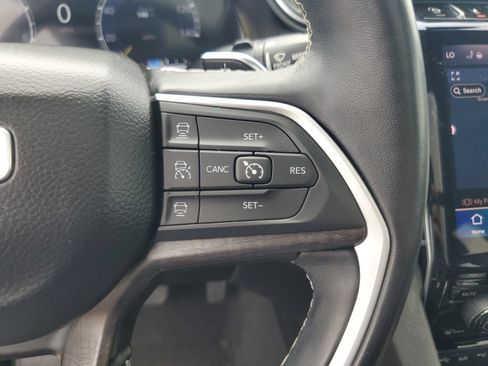 Used 2022 Jeep Grand Cherokee L Limited AWD/4WD image 18