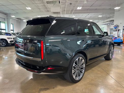 Used 2025 Land Rover Range Rover SE AWD/4WD image 8