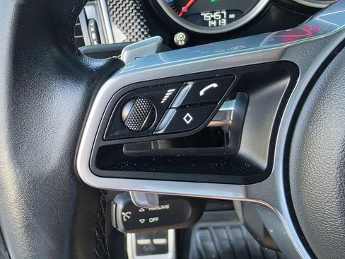 Used 2018 Porsche Macan Turbo AWD/4WD image 21