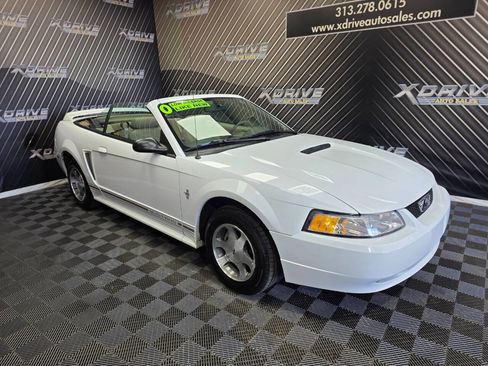 Used 2000 Ford Mustang Base 2dr Convertible image 10
