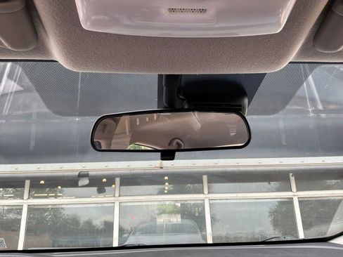 Used 2025 Nissan Versa SV FWD image 17