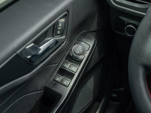 Used 2025 Ford Escape ST-Line w/ Tech Pack #1 FWD image 28