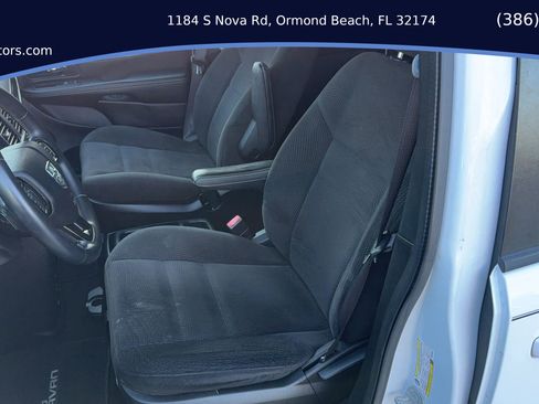 Used 2017 Dodge Grand Caravan SE image 13
