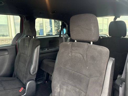 Used 2017 Dodge Grand Caravan SE FWD image 31