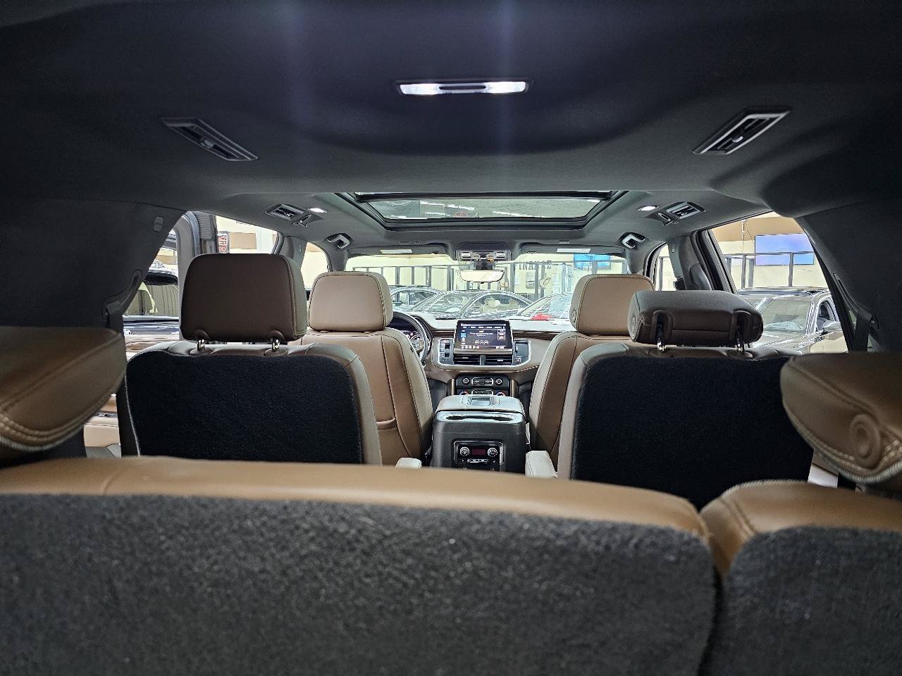 Used 2021 Chevrolet Tahoe High Country w/ Premium Package AWD/4WD image 14