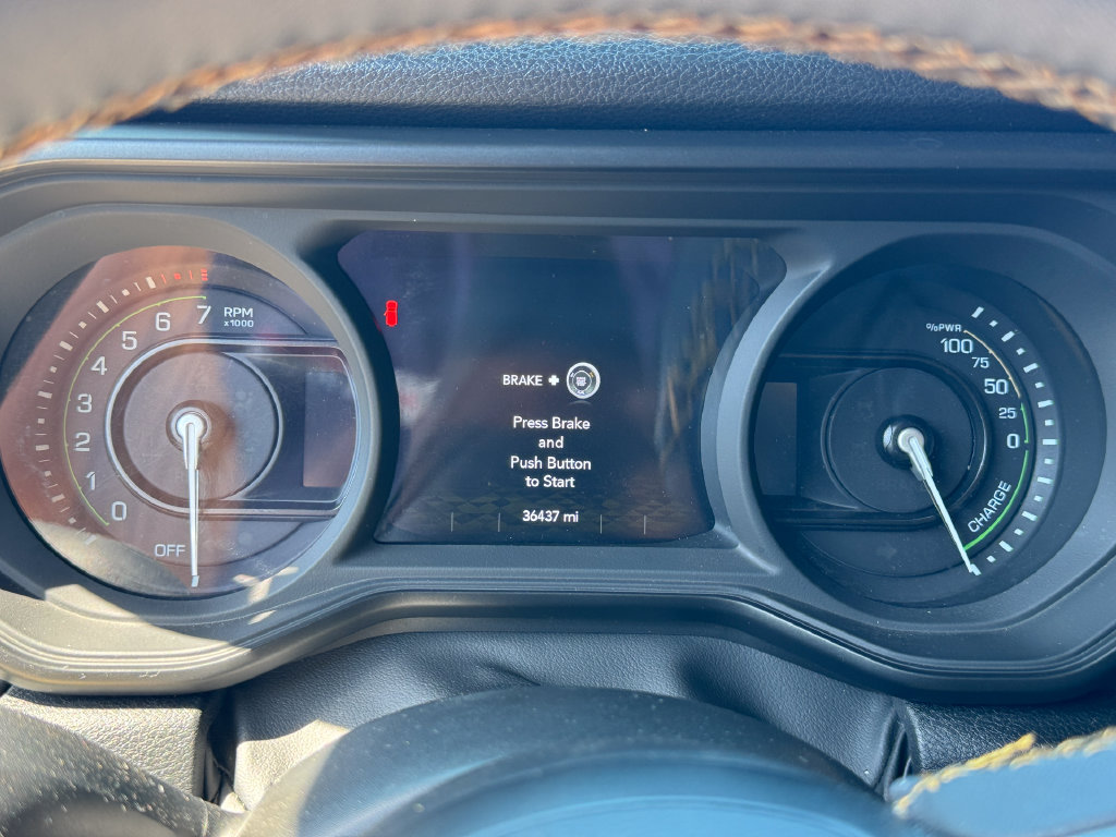 Used 2024 Jeep Wrangler Unlimited w/ Convenience Group AWD/4WD image 15