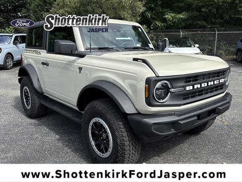 Used 2025 Ford Bronco 2-Door w/ Sasquatch Package AWD/4WD image 1