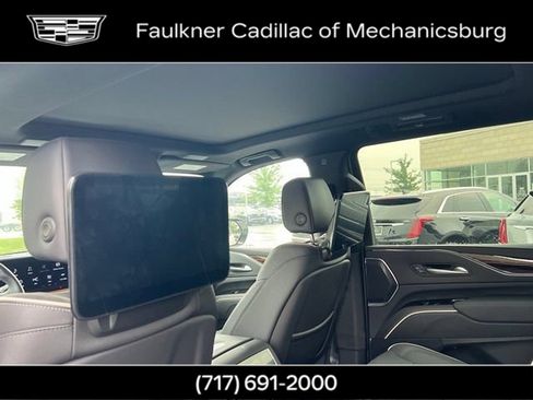 Used 2024 Cadillac Escalade ESV Premium Luxury AWD/4WD image 19