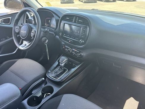 Used 2023 Kia Soul LX w/ Option Group 015 FWD image 12