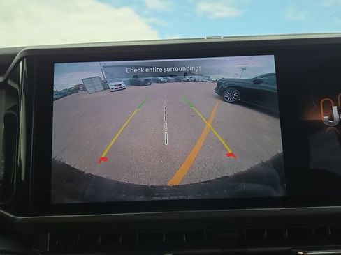 Used 2025 Jeep Wrangler Willys image 9