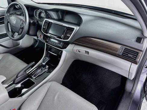 Certified 2017 Honda Accord EX-L image 29
