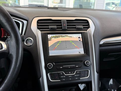 Used 2018 Ford Fusion SE w/ Equipment Group 602A FWD image 32
