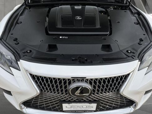 Used 2018 Lexus LS 500 w/ Interior Upgrade Package RWD image 22