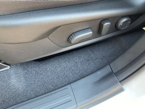 Certified 2025 Subaru Forester Limited AWD/4WD image 19