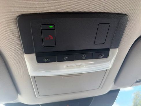 Used 2025 Nissan Pathfinder SV w/ Black Appearance Package AWD/4WD image 25