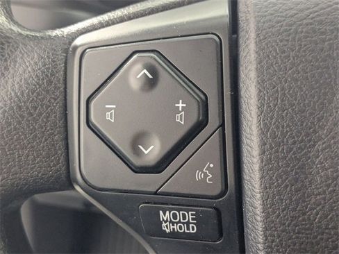 Used 2018 Toyota Tacoma SR w/ SR Convenience Package image 15