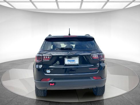 Used 2022 Jeep Compass Trailhawk image 4