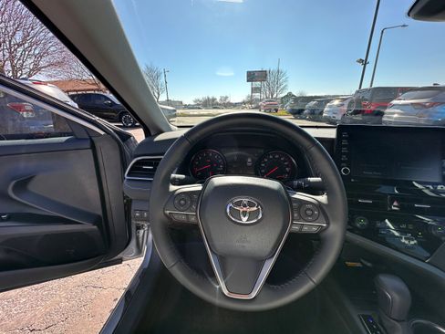 Used 2022 Toyota Camry XSE image 14
