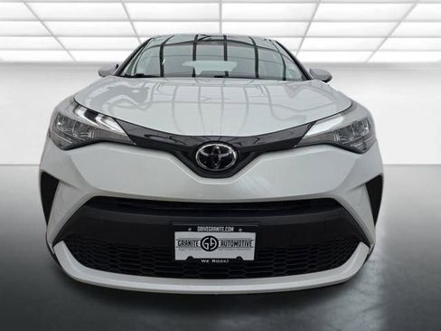 Used 2022 Toyota C-HR XLE image 8