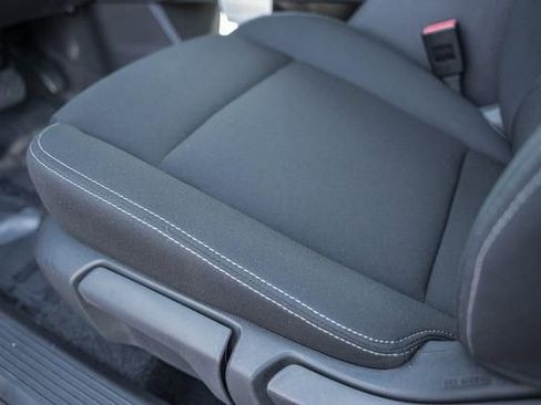 Used 2025 Nissan Rogue S image 29