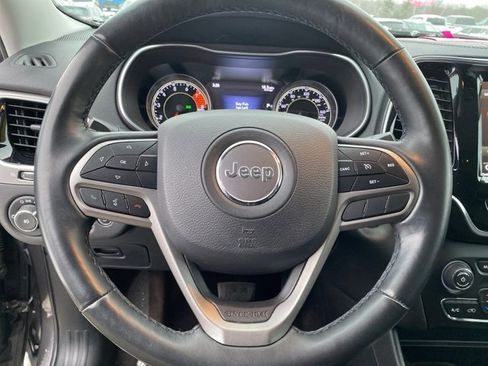 Certified 2019 Jeep Cherokee Limited w/ Trailer Tow Group image 19