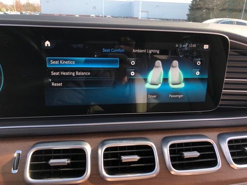 Used 2022 Mercedes-Benz GLE 350 4MATIC w/ Premium Package image 29