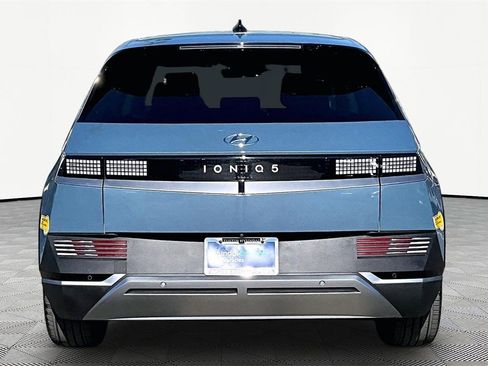 Certified 2022 Hyundai Ioniq 5 SE w/ Cargo Package image 4