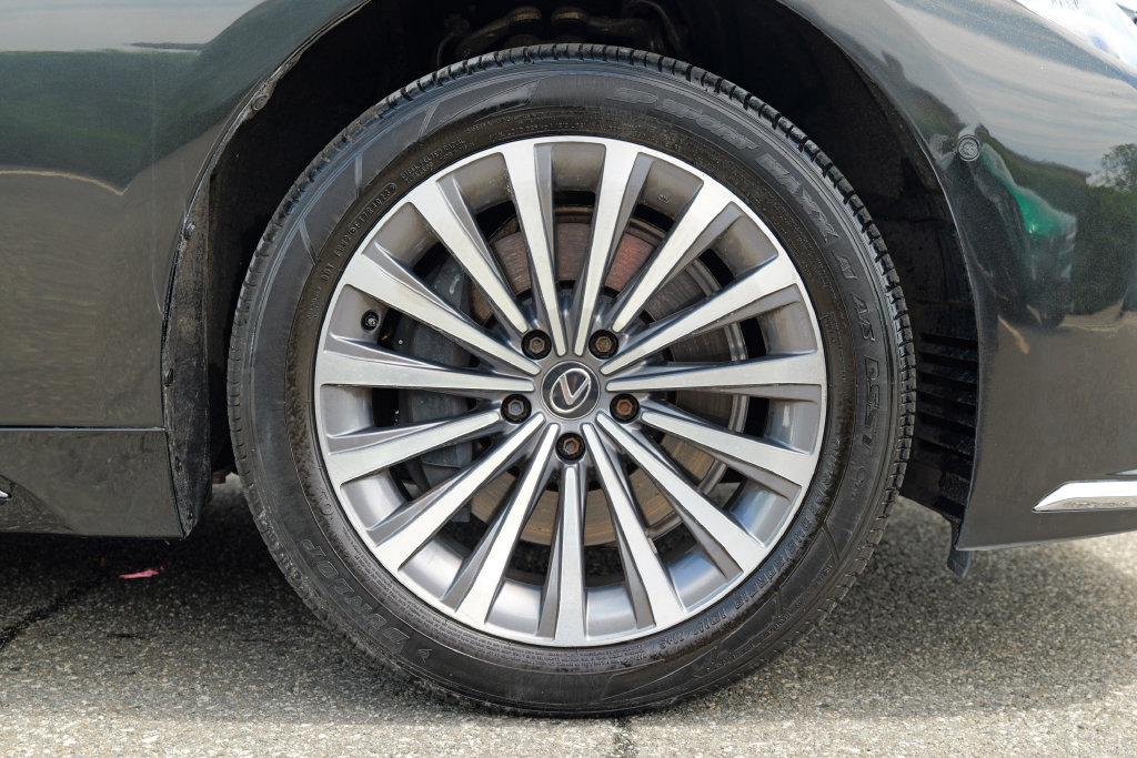 Used 2024 Lexus LS 500 AWD w/ Interior Upgrade Package image 12