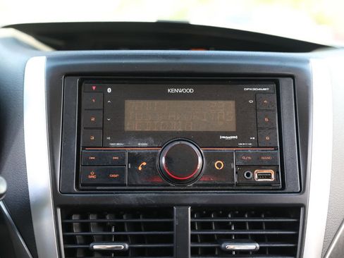 Used 2011 Subaru Forester 2.5X Premium image 32